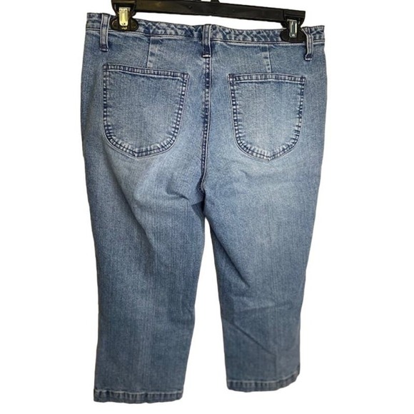 Tommy Hilfiger Capri’s Womens Size 4 Medium Wash Mid Rise - Picture 2 of 5
